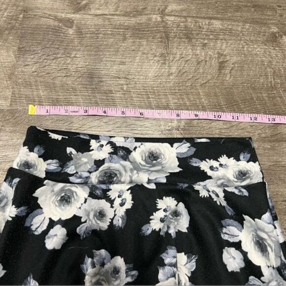 B Jewel A-Line Flower Print Skirt Size Small - Picture 4 of 5
